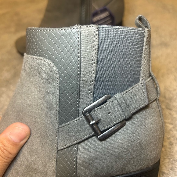 NEW Croft & Barrow Ortholite Suede Gray Ankle Boots Women’s, Size 8M - Picture 4 of 16